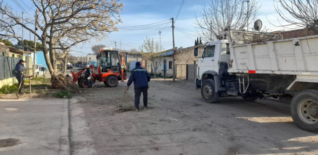 Gabriel Luquez: «Los vecinos deben sacar la basura esta semana porque pasa el camión recolector»