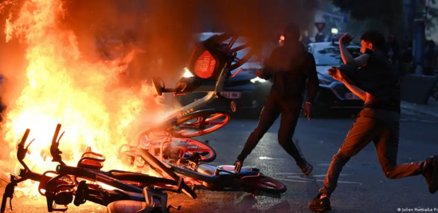Noche de caos en Francia: Tras la consagración del PSG en la Champions, miles de inmigrantes salieron a generar destrozos y robos en las calles de París