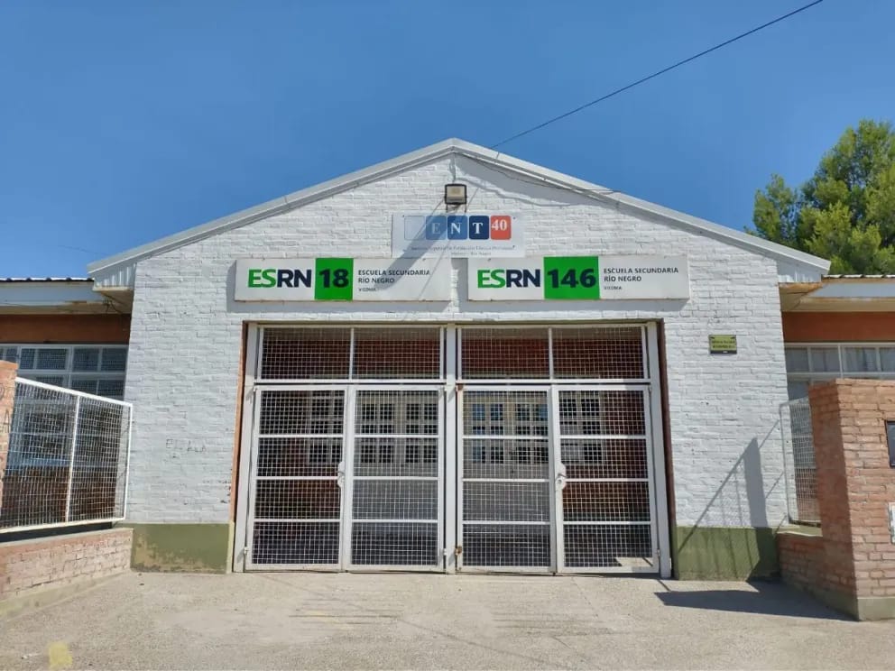 La E.S.R.N. n°18 y la E.S.R.N. n°141 se encuentran sin refrigerio debido a la falta de pago del Estado provincial