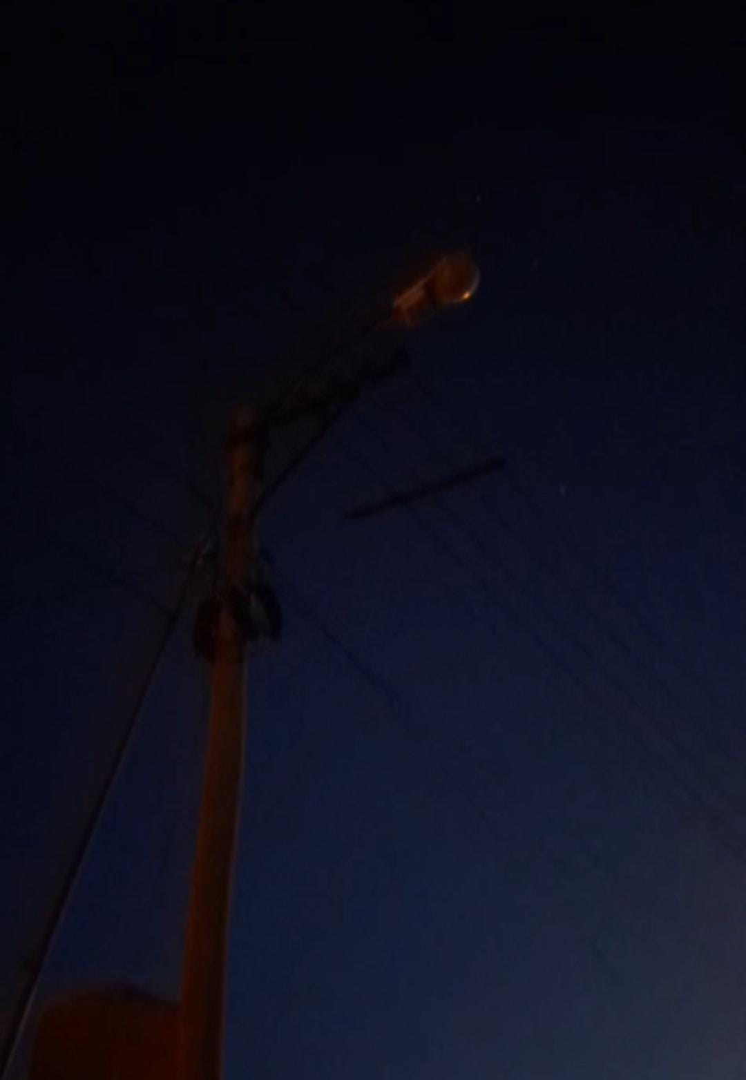 Vecina reclama por el mal trabajo de la municipalidad de Viedma «Estamos sin luz gente»